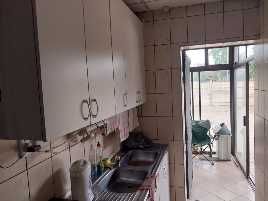 To Let 3 Bedroom Property for Rent in Parktown Estate Gauteng