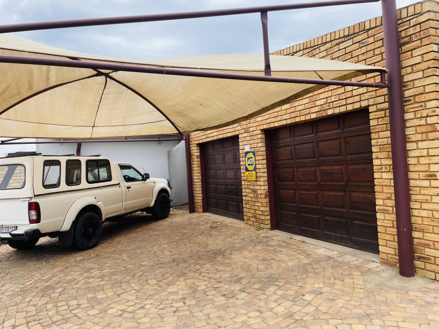 4 Bedroom Property for Sale in Waterval West Gauteng