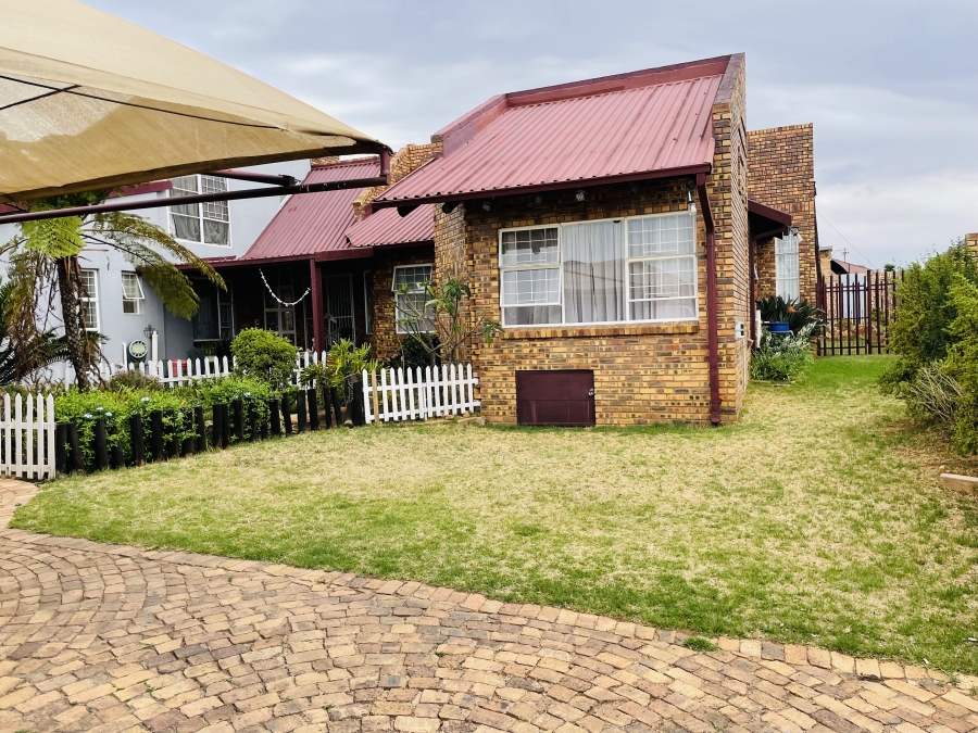 4 Bedroom Property for Sale in Waterval West Gauteng
