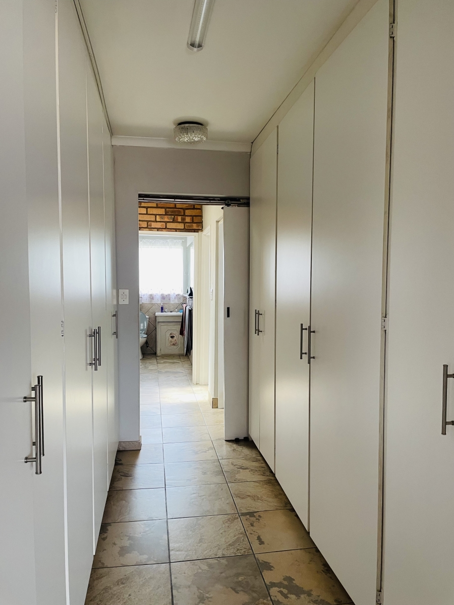 4 Bedroom Property for Sale in Waterval West Gauteng