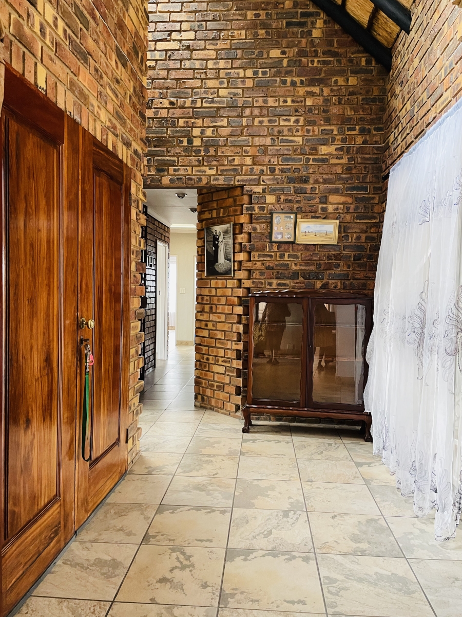 4 Bedroom Property for Sale in Waterval West Gauteng