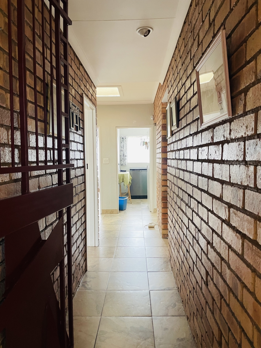 4 Bedroom Property for Sale in Waterval West Gauteng