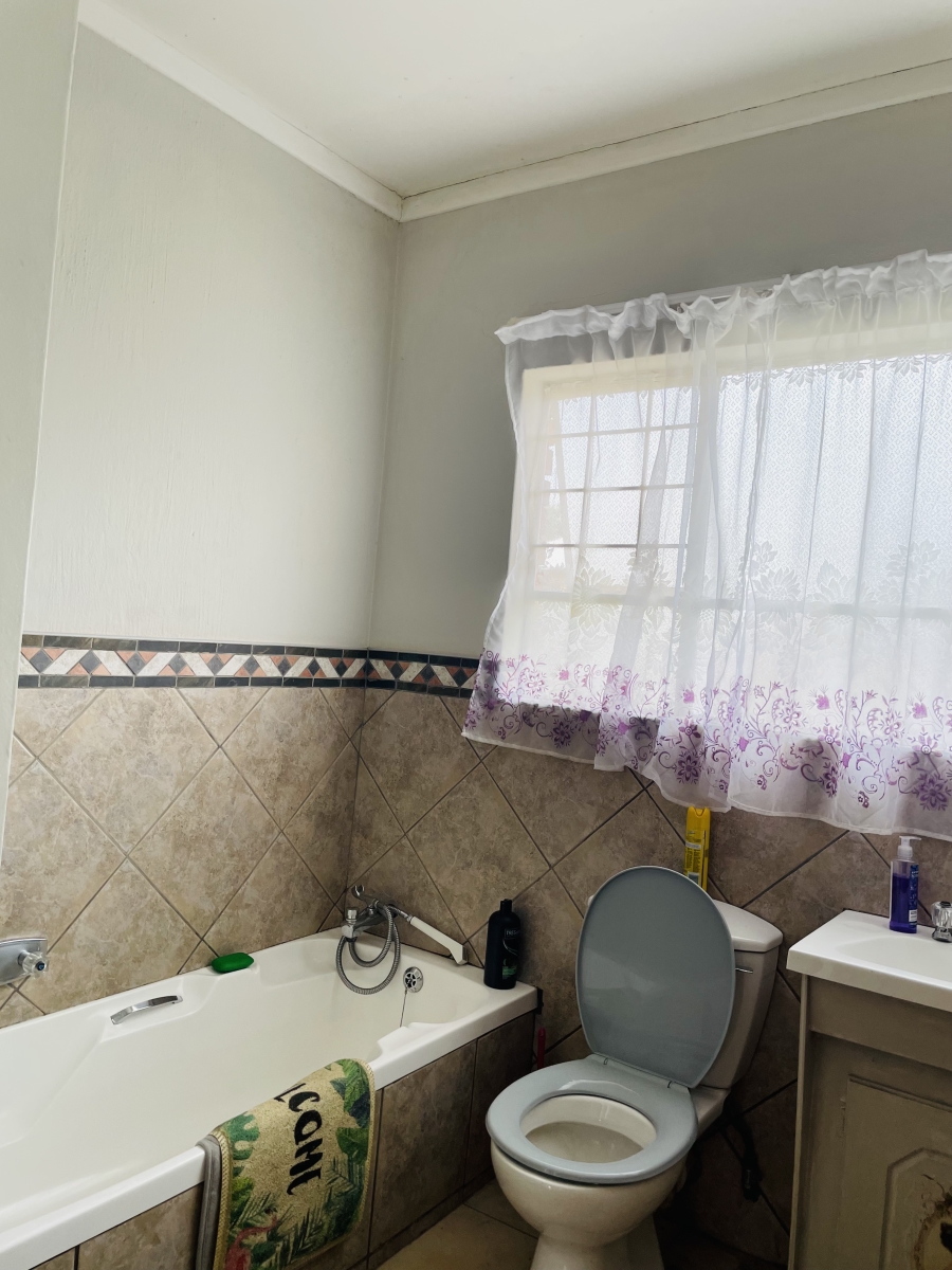 4 Bedroom Property for Sale in Waterval West Gauteng