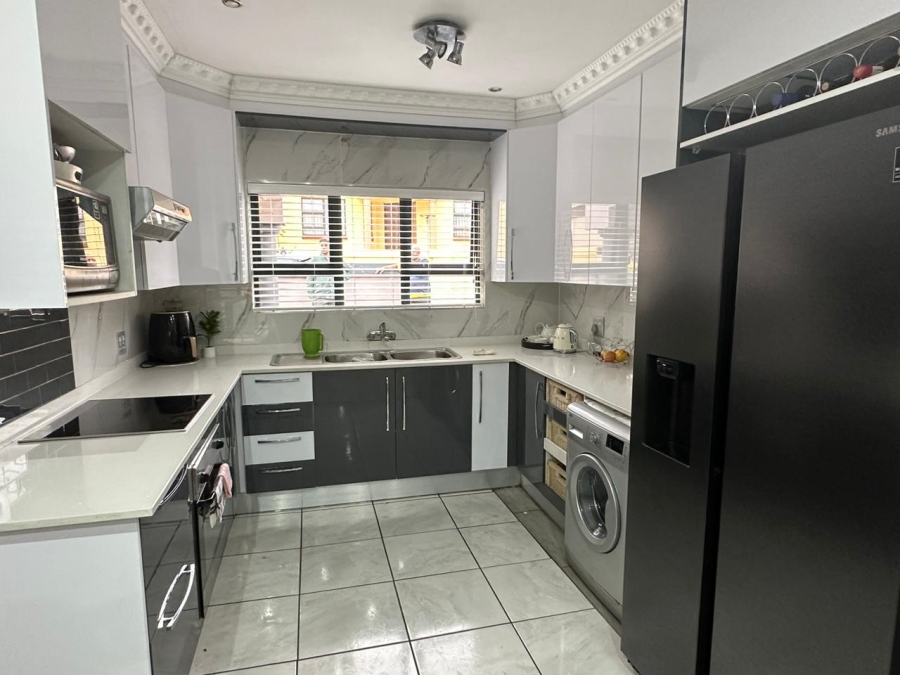 3 Bedroom Property for Sale in Amandasig Gauteng