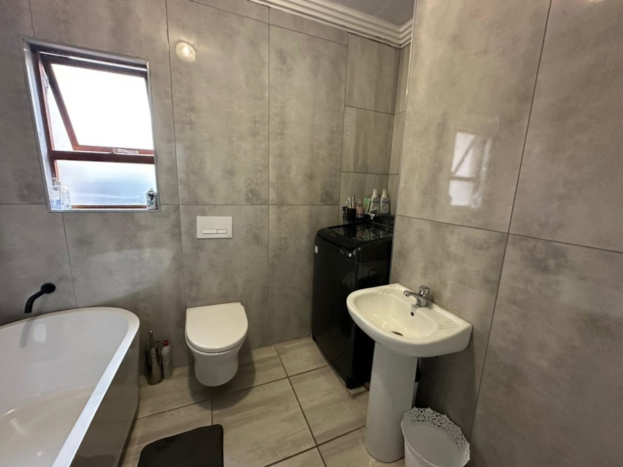 3 Bedroom Property for Sale in Amandasig Gauteng