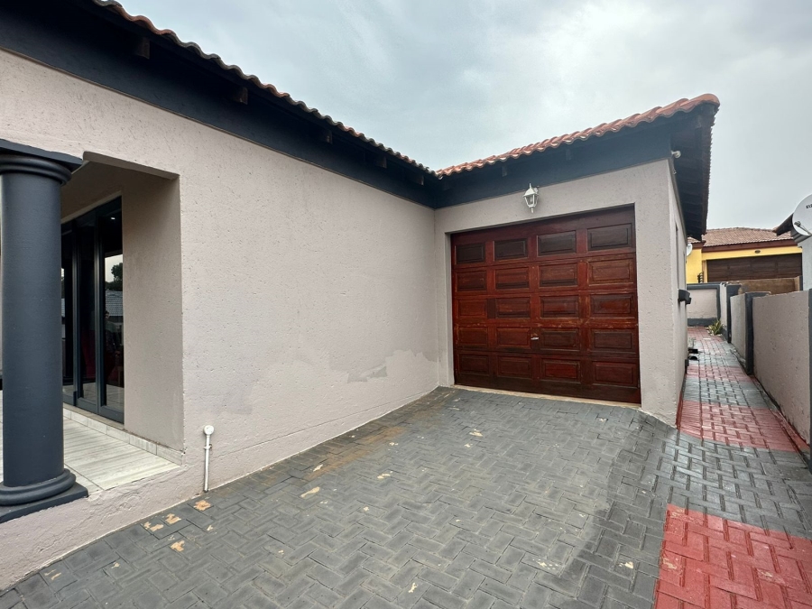 3 Bedroom Property for Sale in Amandasig Gauteng