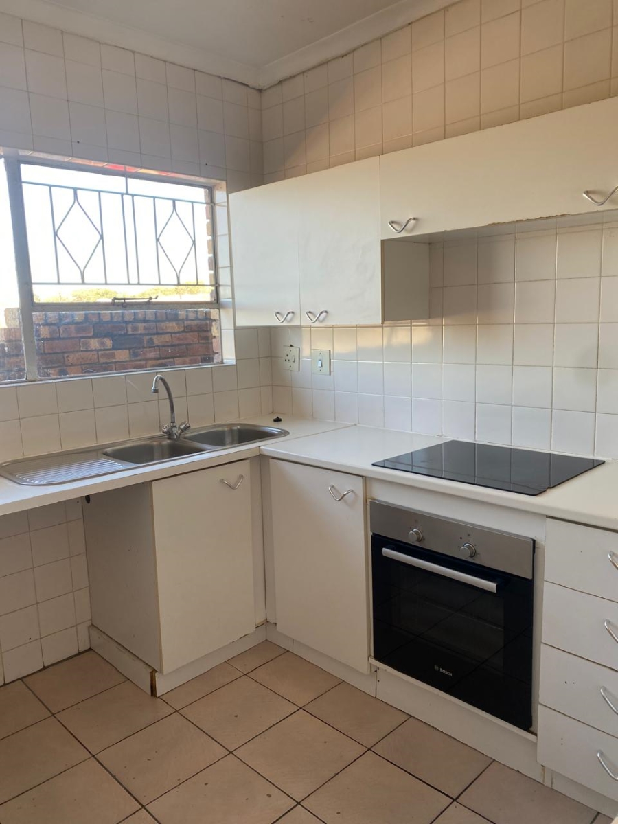2 Bedroom Property for Sale in Buccleuch Gauteng