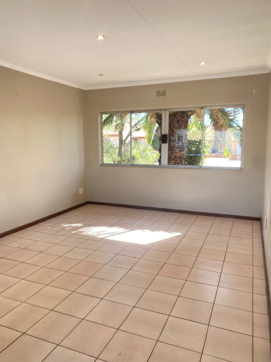 2 Bedroom Property for Sale in Buccleuch Gauteng