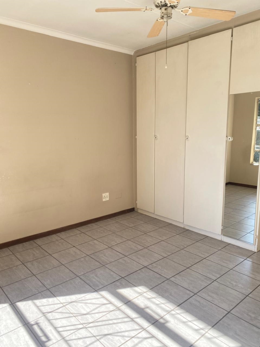 2 Bedroom Property for Sale in Buccleuch Gauteng