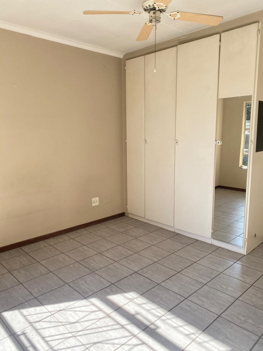 2 Bedroom Property for Sale in Buccleuch Gauteng