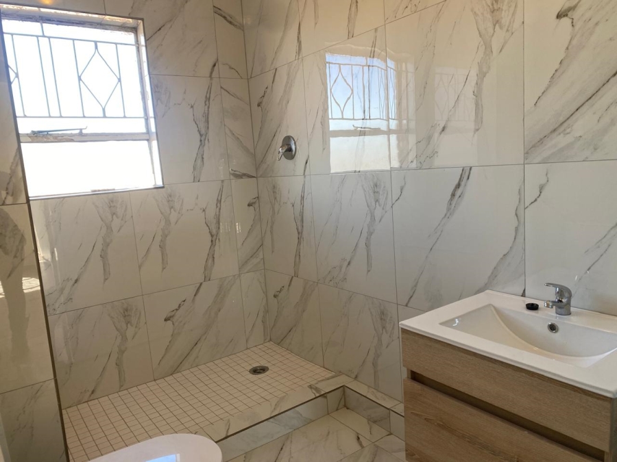 2 Bedroom Property for Sale in Buccleuch Gauteng