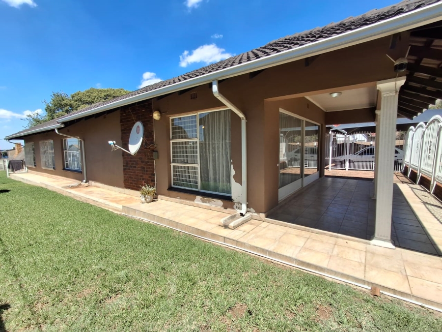 4 Bedroom Property for Sale in Lilianton Gauteng