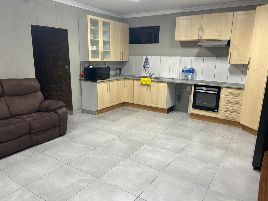 To Let 2 Bedroom Property for Rent in Sonneveld Gauteng
