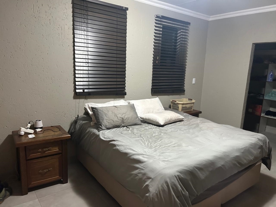 To Let 2 Bedroom Property for Rent in Sonneveld Gauteng