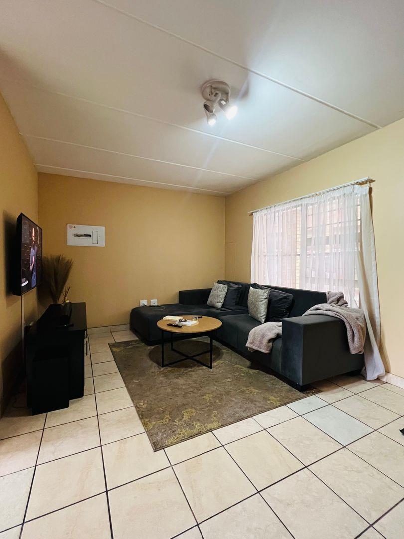 To Let 1 Bedroom Property for Rent in Honeydew Gauteng