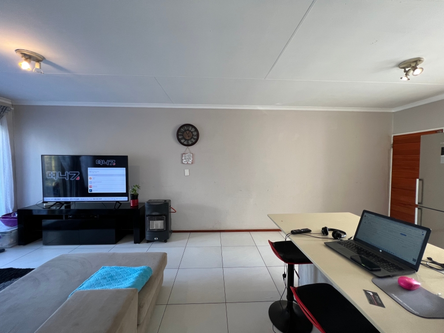 2 Bedroom Property for Sale in Winchester Hills Gauteng