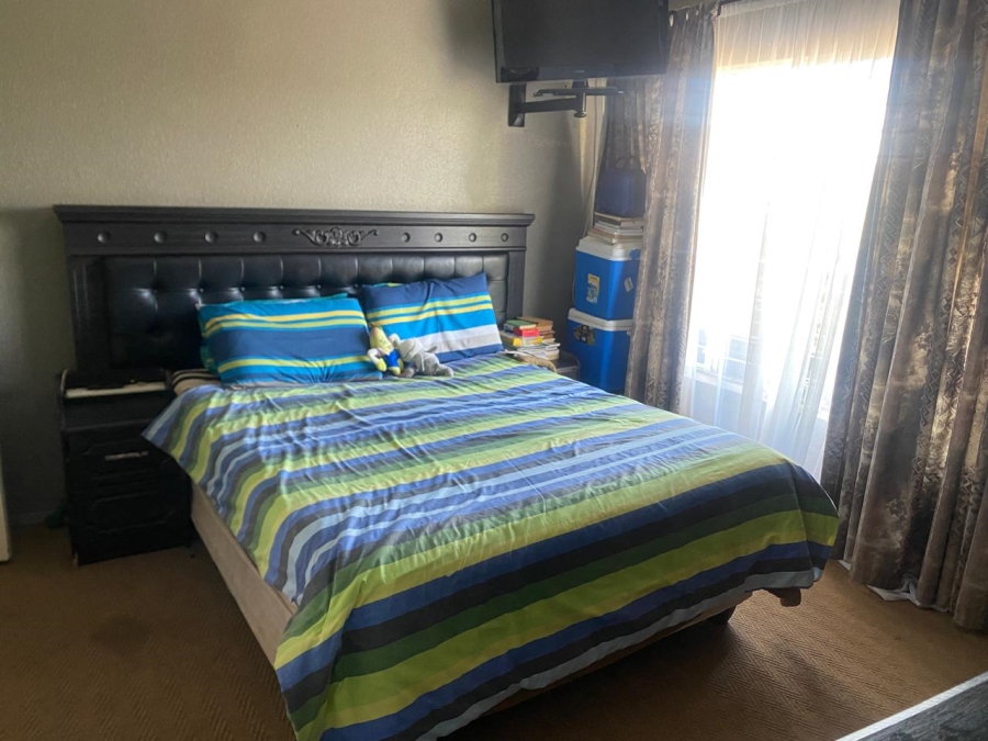 1 Bedroom Property for Sale in Willowbrook Gauteng