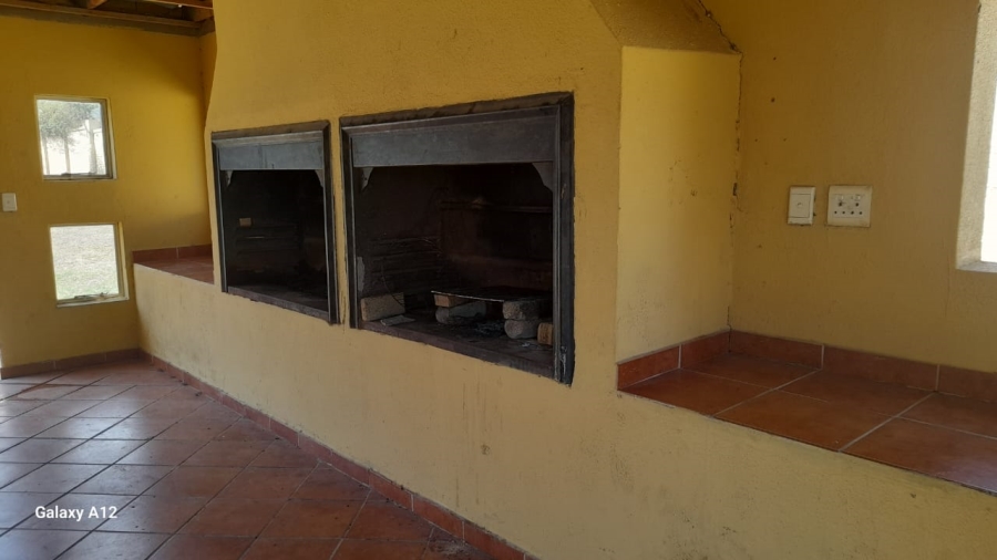 1 Bedroom Property for Sale in Willowbrook Gauteng