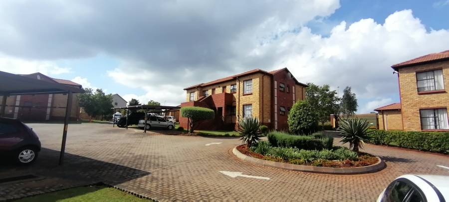 To Let 2 Bedroom Property for Rent in Sugar Bush Estate Gauteng
