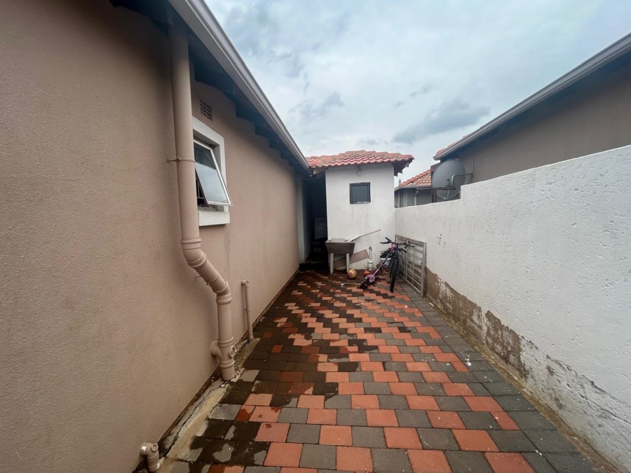 3 Bedroom Property for Sale in Lotus Gardens Gauteng