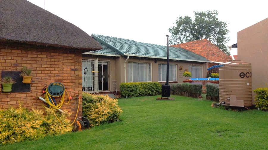 3 Bedroom Property for Sale in Dersley Gauteng