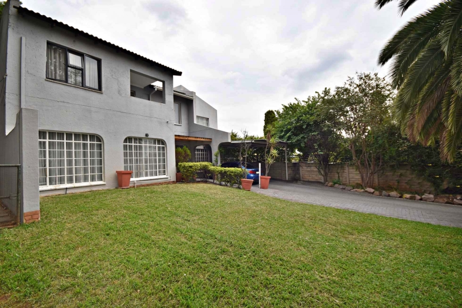 4 Bedroom Property for Sale in Bromhof Gauteng
