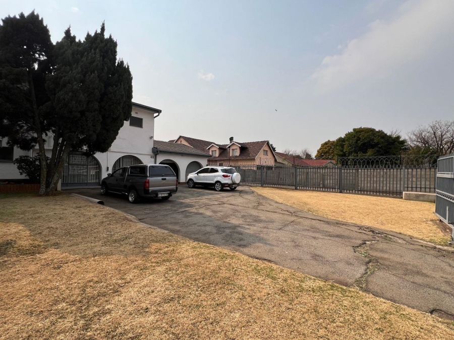 15 Bedroom Property for Sale in Witfield Gauteng