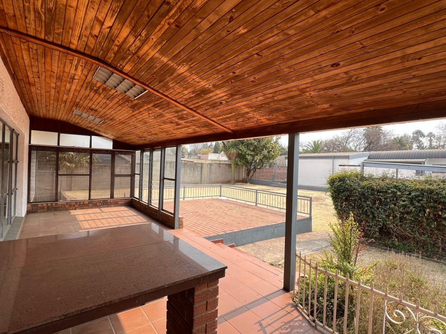 15 Bedroom Property for Sale in Witfield Gauteng
