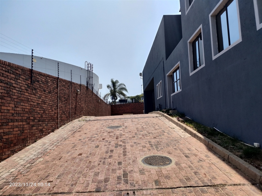 Commercial Property for Sale in Strijdom Park Gauteng