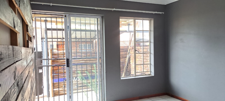 2 Bedroom Property for Sale in Daspoort Gauteng