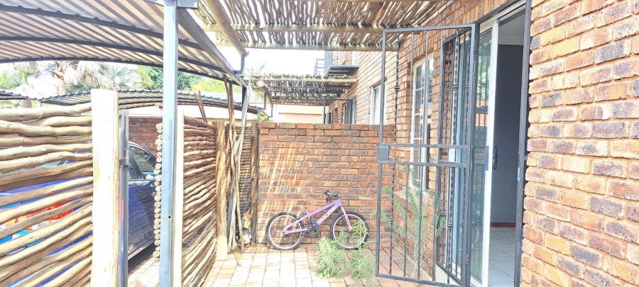 2 Bedroom Property for Sale in Daspoort Gauteng