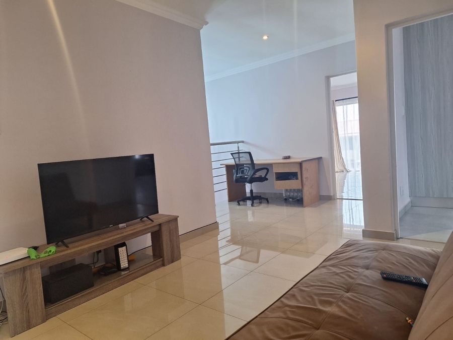 5 Bedroom Property for Sale in Kosmosdal Gauteng
