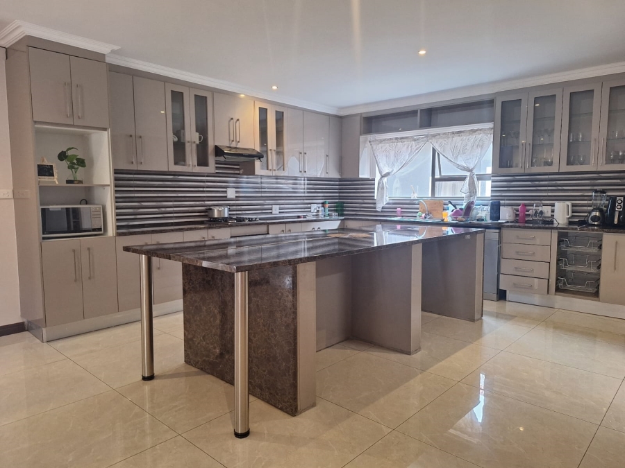 5 Bedroom Property for Sale in Kosmosdal Gauteng