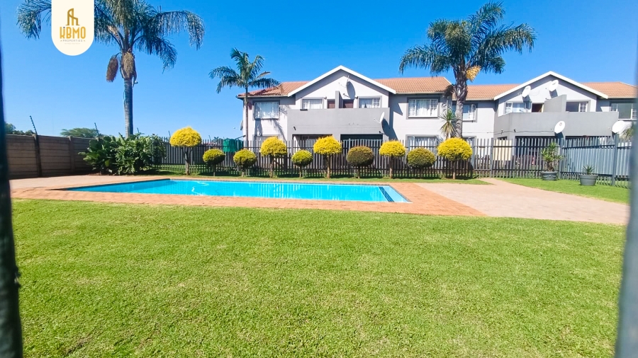 2 Bedroom Property for Sale in Glen Marais Gauteng