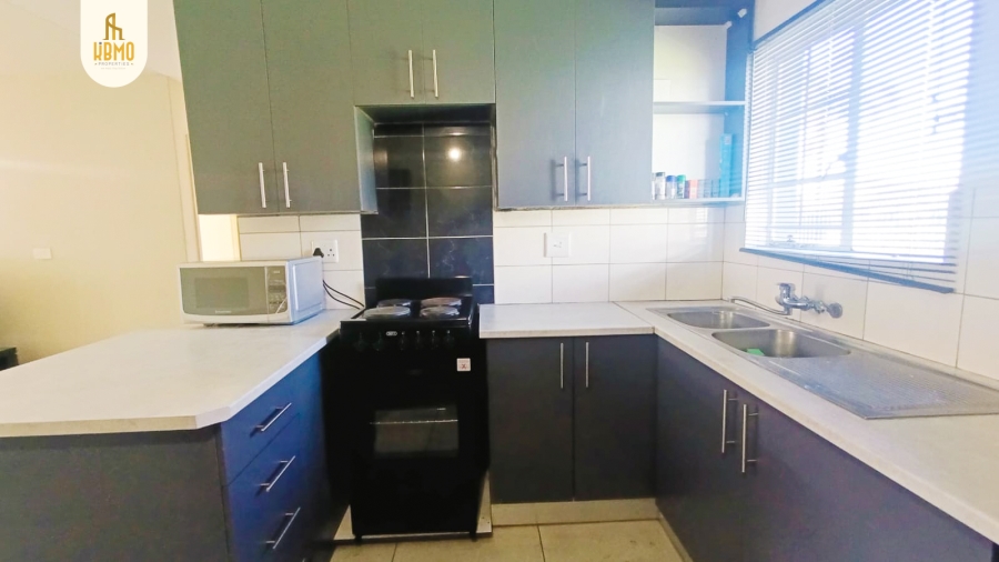 2 Bedroom Property for Sale in Glen Marais Gauteng