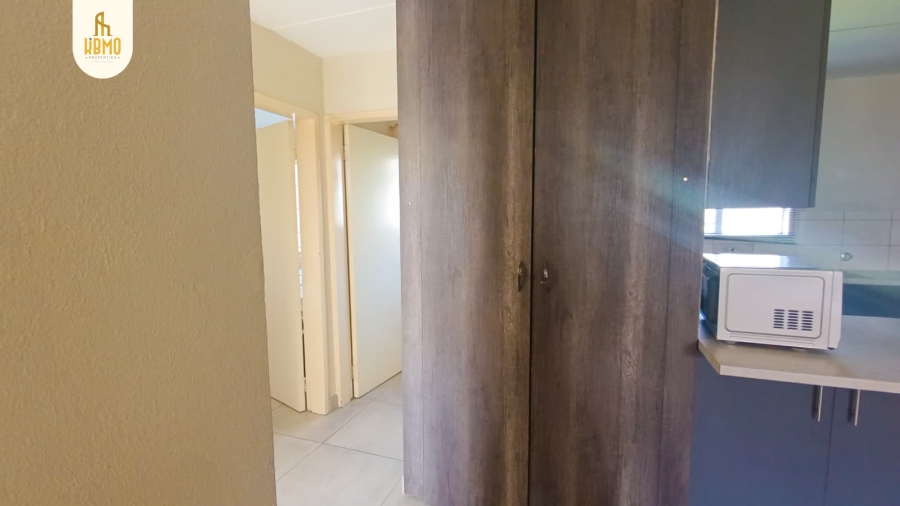 2 Bedroom Property for Sale in Glen Marais Gauteng
