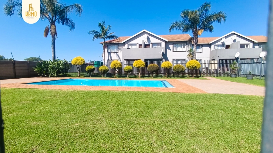 2 Bedroom Property for Sale in Glen Marais Gauteng