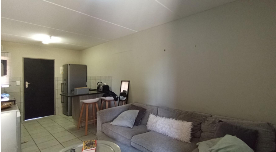 2 Bedroom Property for Sale in Heuweloord Gauteng