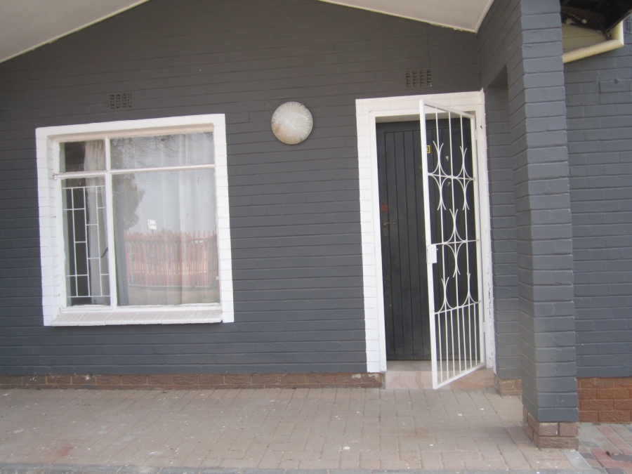 To Let 1 Bedroom Property for Rent in Edleen Gauteng