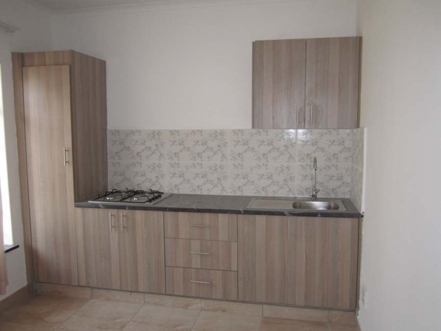 To Let 1 Bedroom Property for Rent in Edleen Gauteng