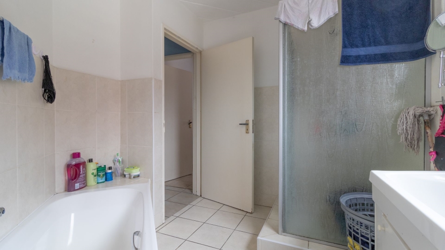 2 Bedroom Property for Sale in Liefde en Vrede Gauteng