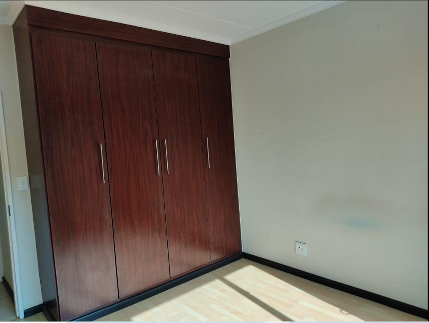 To Let 2 Bedroom Property for Rent in Greenstone Hill Gauteng