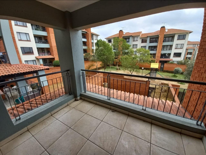 To Let 2 Bedroom Property for Rent in Greenstone Hill Gauteng