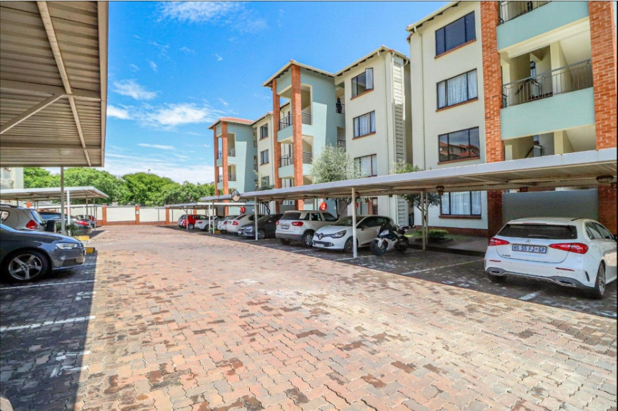 To Let 2 Bedroom Property for Rent in Greenstone Hill Gauteng