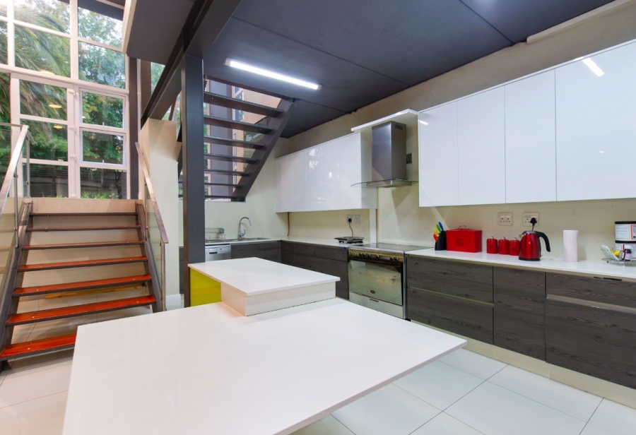 To Let 3 Bedroom Property for Rent in Hurlingham Gauteng