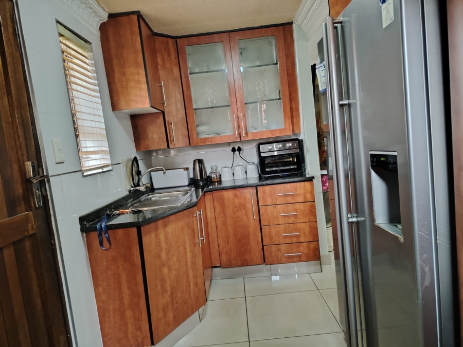 To Let 3 Bedroom Property for Rent in Danville Gauteng