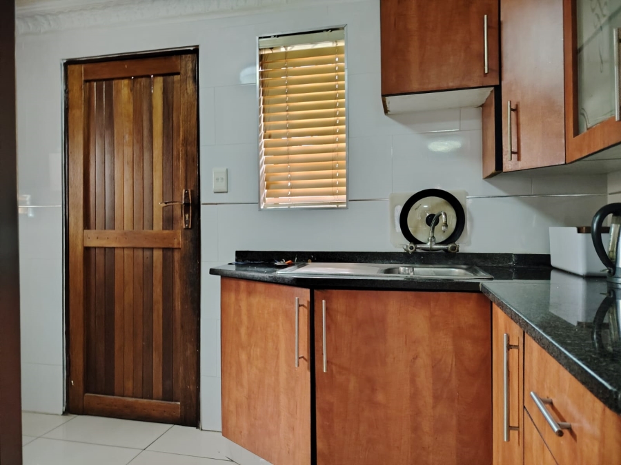 To Let 3 Bedroom Property for Rent in Danville Gauteng
