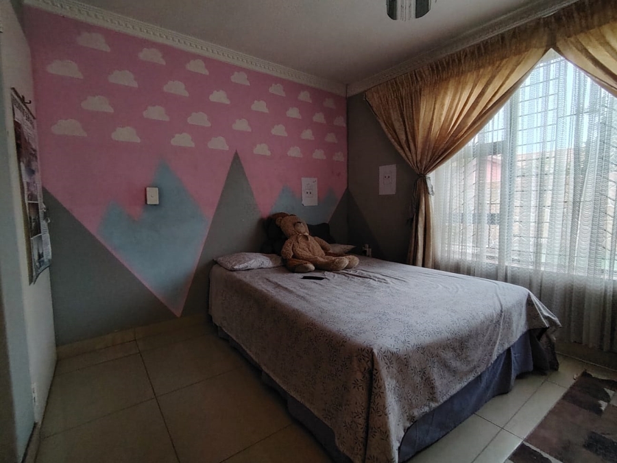 To Let 3 Bedroom Property for Rent in Danville Gauteng