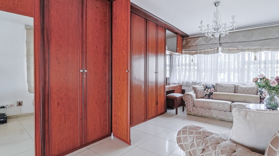 5 Bedroom Property for Sale in Lenasia South Gauteng