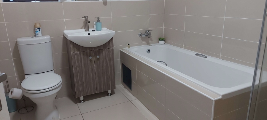 2 Bedroom Property for Sale in Fairlead Gauteng